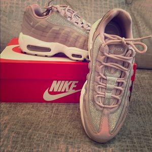 Nike Air Max lavender color